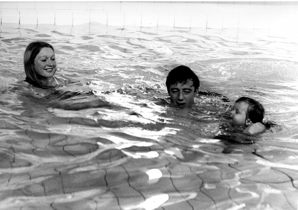 Mum and Dad in pool (2)